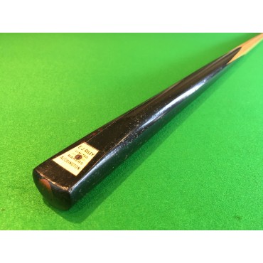 EJ Riley Limited Cue